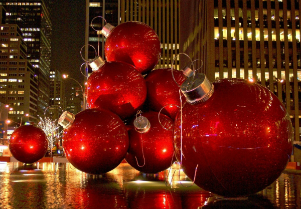 wallpaper-Huge Christmas Balls-1920x1200-HD