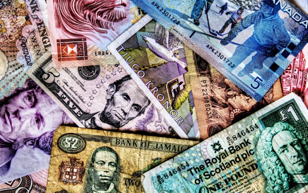 colored-money